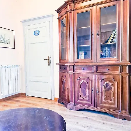 Zara Nocleg ze śniadaniem *